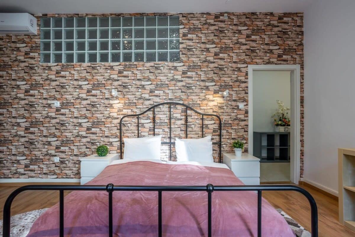 Ultra New Large And Quiet Apartment Budapest
