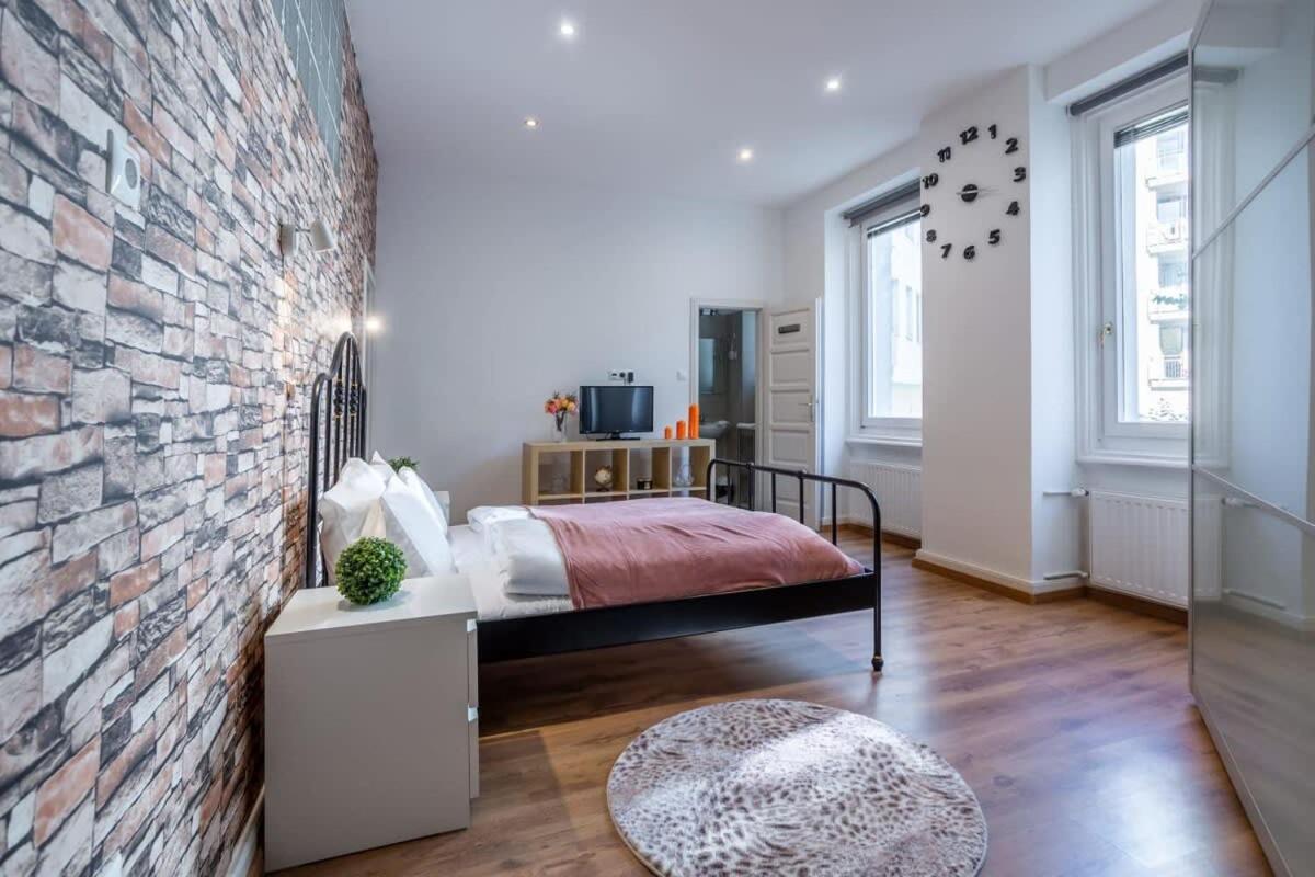 Ultra New Large And Quiet * Budapest