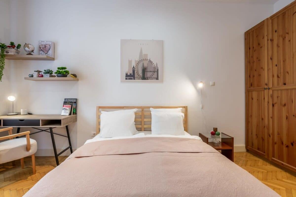 Ultra New Large And Quiet Apartment Budapest